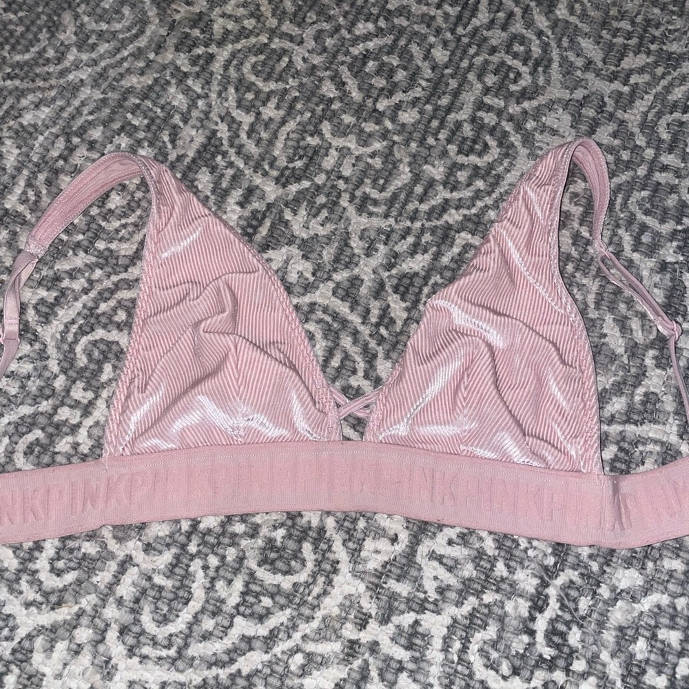 vs pink bra